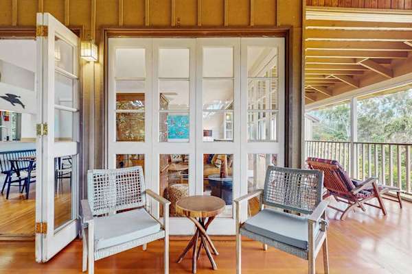 Immerse yourself in spectacular surroundings with inspiring views from every direction imaginable throughout