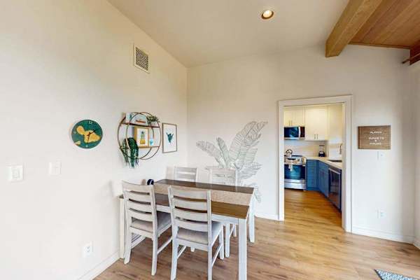 Cozy Dining Space For Shared Island Meals