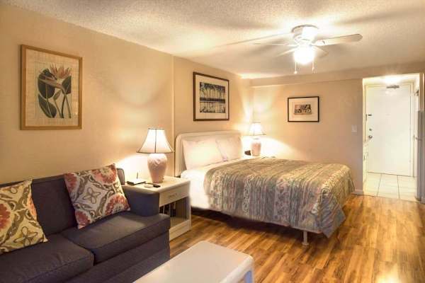 Make yourself at home in this cozy studio, complete with a king bed and direct balcony access.