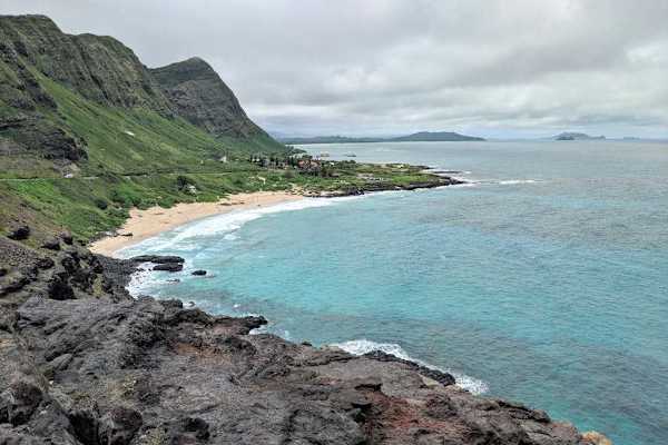 Discover the breathtaking Oahu coastline, conveniently located just minutes from your stay.