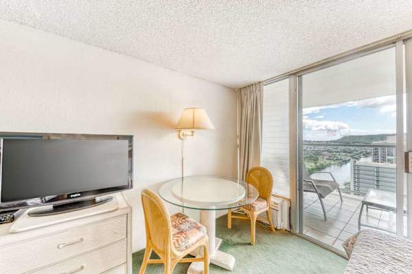 Wake up to spectacular skyline views and begin each day with an inspiring city backdrop.