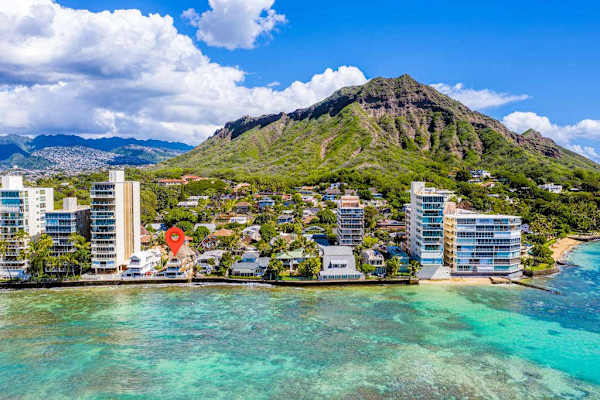 Great location close to beaches, dining, shopping, and exciting local experiences nearby