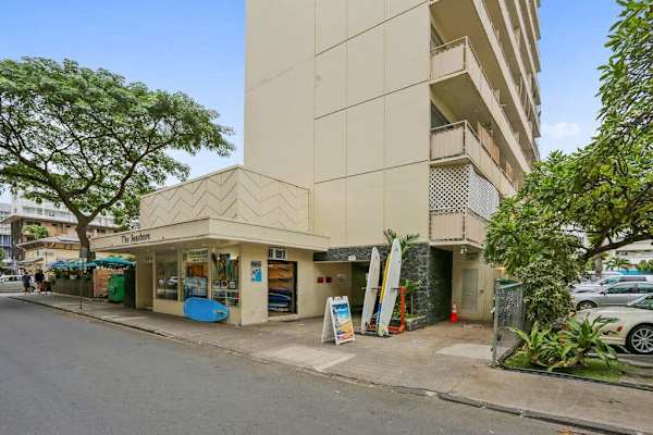 Discover a convenient place to stay in this inviting property building with a pleasant exterior setting.