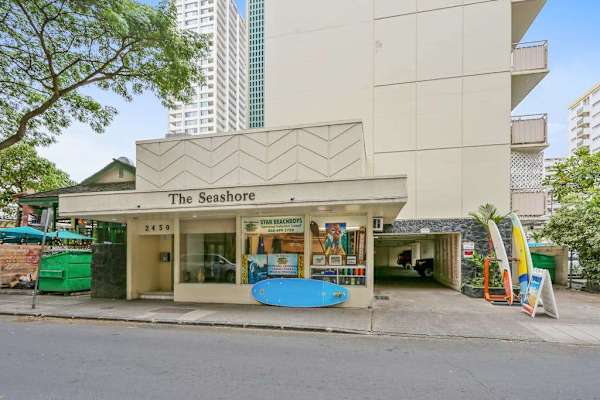Enjoy a comfortable stay in a conveniently located property building with an inviting atmosphere.