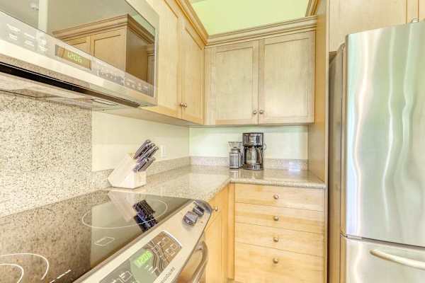 A convenient culinary space perfect for preparing meals and enjoying time together.