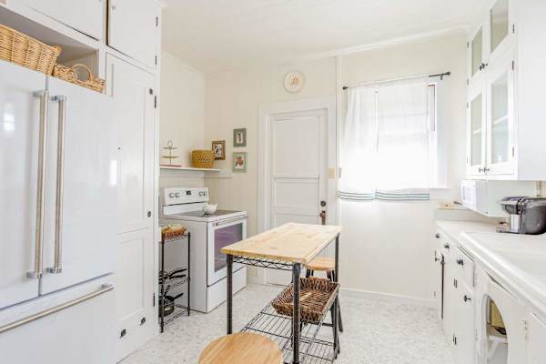 Fully equipped cottage kitchen makes every homemade meal easy and enjoyable together