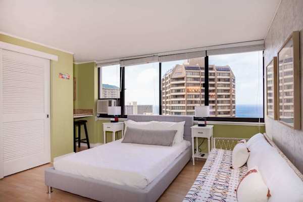 Double and single beds for flexible stays