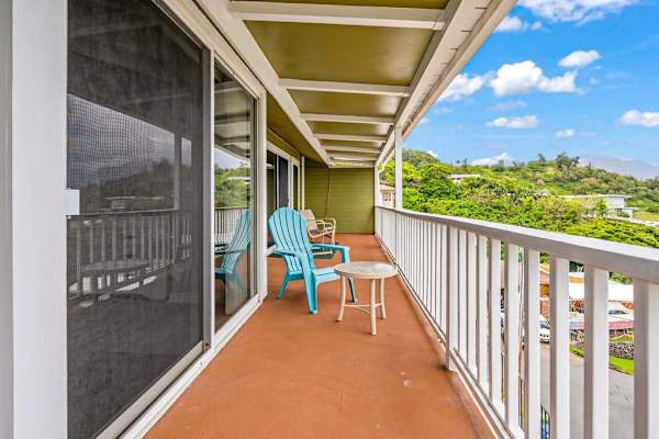 Enjoy peaceful coffee moments in the welcoming outdoor space
