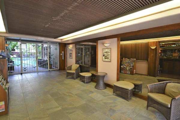 Enjoy a well-maintained common area that welcomes guests before entering their unit.