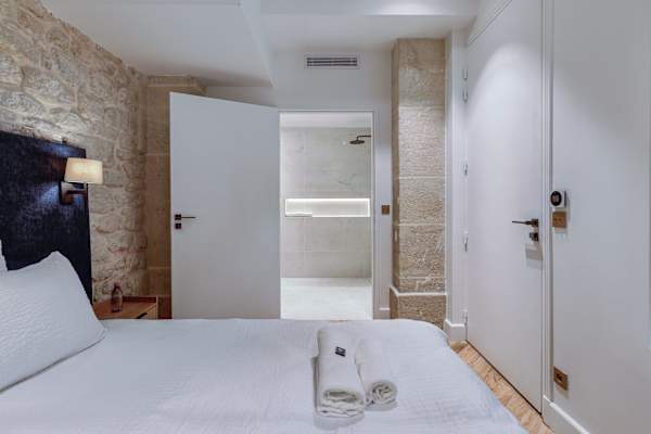 St Georges - Incredible One Bedroom with a patio