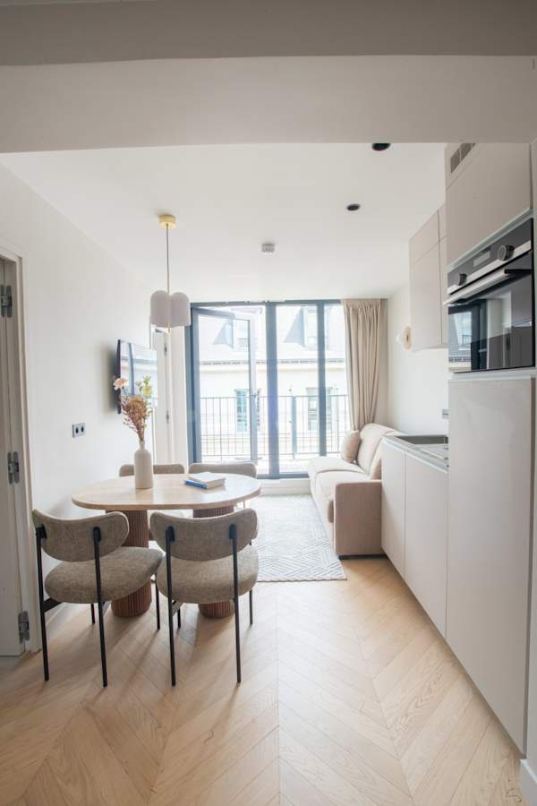 Opera - One Bedroom Balcony