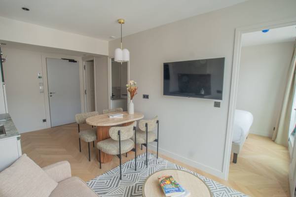 Opera - One Bedroom Balcony