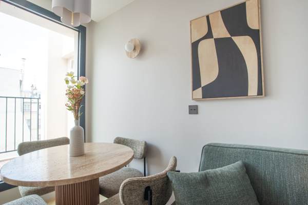 Opera - One Bedroom Balcony