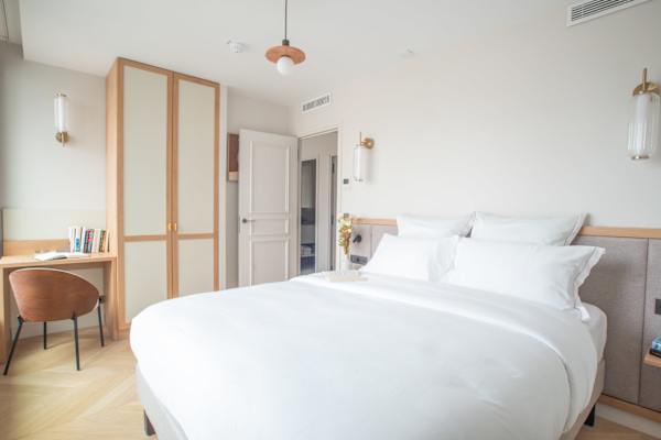 Opera - One Bedroom Balcony