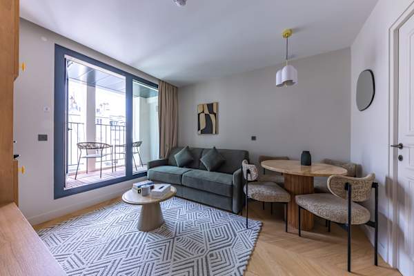Opera - One Bedroom Balcony