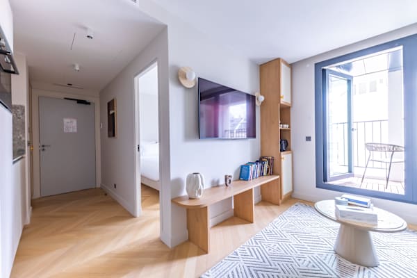 Opera - One Bedroom Balcony