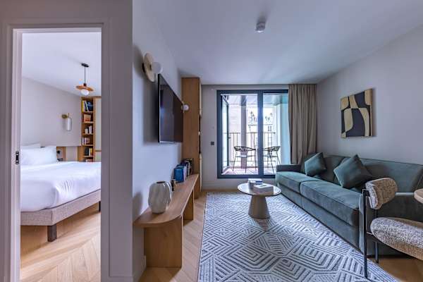 Opera - One Bedroom Balcony