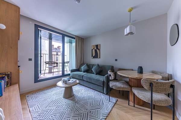 Opera - One Bedroom Balcony