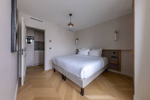Opera - One Bedroom Balcony
