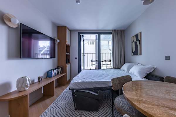 Opera - One Bedroom Balcony