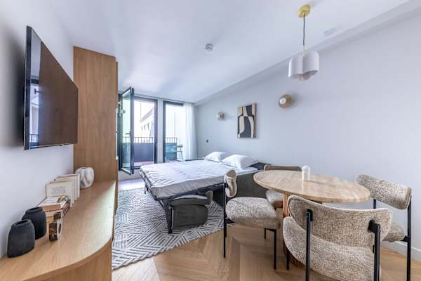 Opera - One Bedroom Balcony
