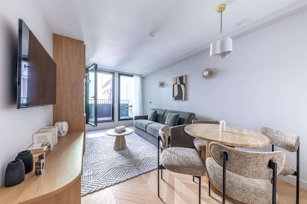 Opera - One Bedroom Balcony