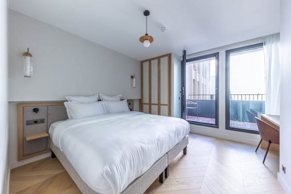 Opera - One Bedroom Balcony