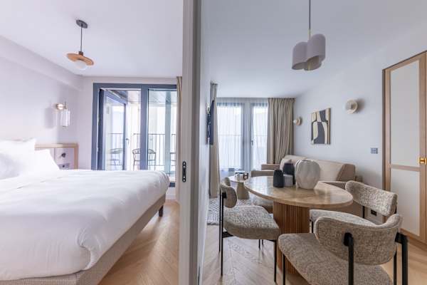 Opera - One Bedroom Balcony
