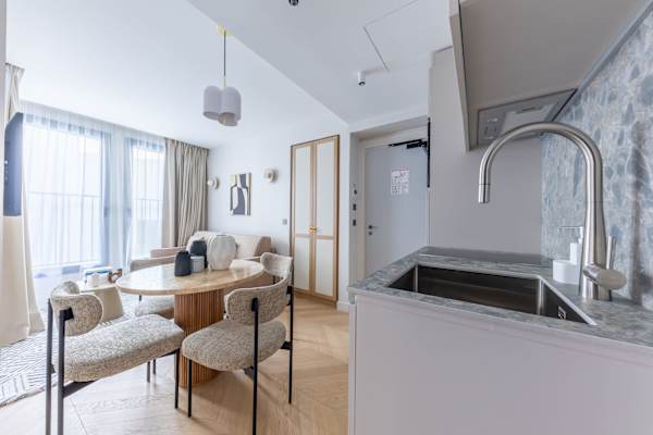 Opera - One Bedroom Balcony