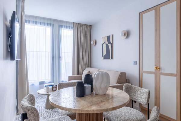Opera - One Bedroom Balcony