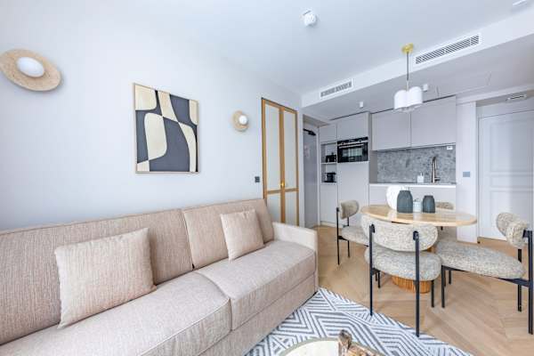 Opera - One Bedroom Balcony