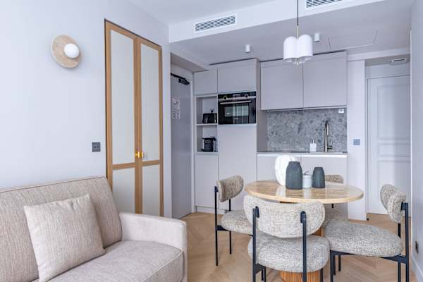 Opera - One Bedroom Balcony