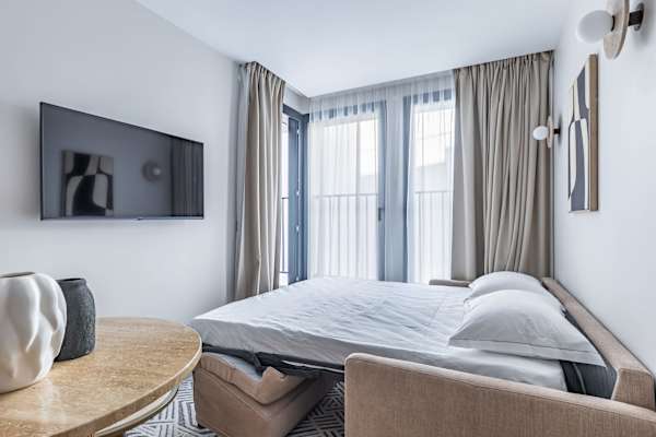 Opera - One Bedroom Balcony