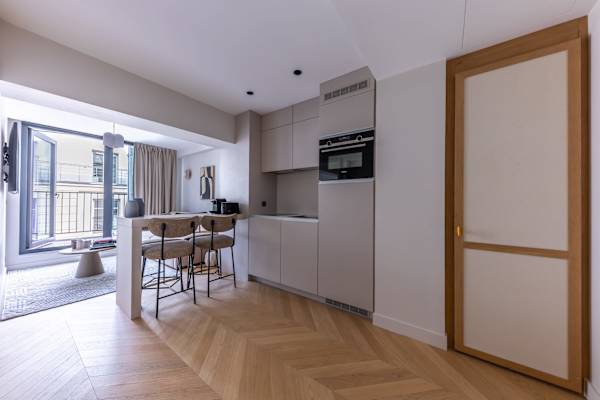 Opera - One Bedroom Balcony