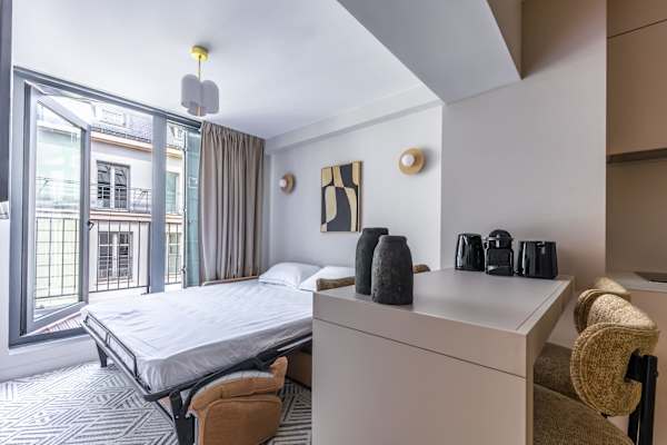 Opera - One Bedroom Balcony
