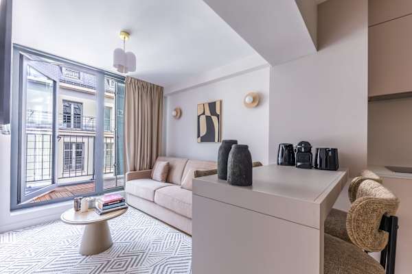 Opera - One Bedroom Balcony