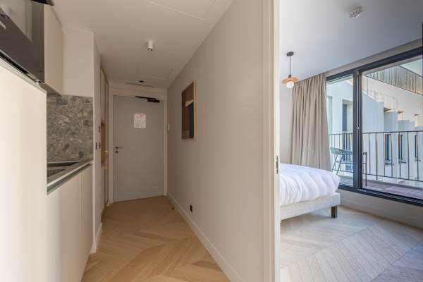 Opera - One Bedroom Balcony