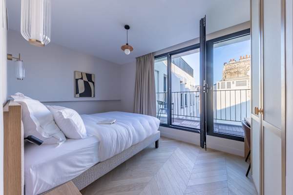 Opera - One Bedroom Balcony