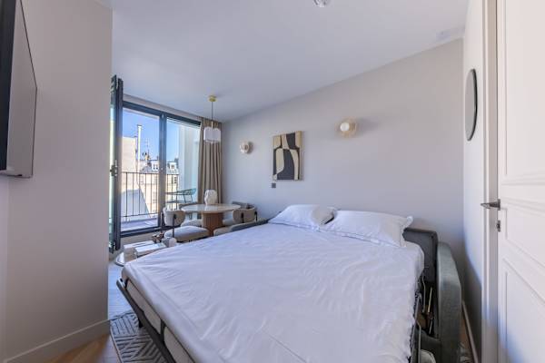 Opera - One Bedroom Balcony