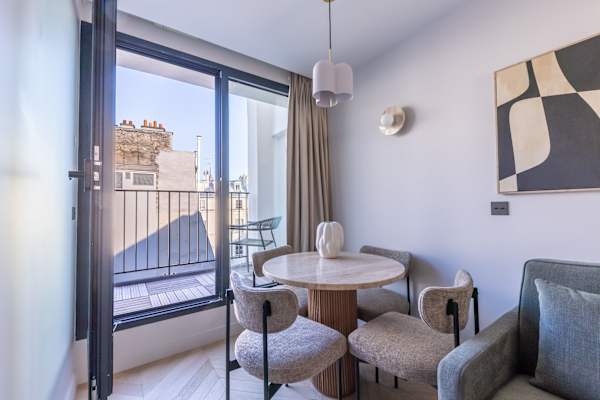 Opera - One Bedroom Balcony
