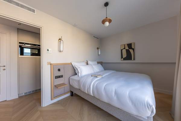 Opera - One Bedroom Balcony