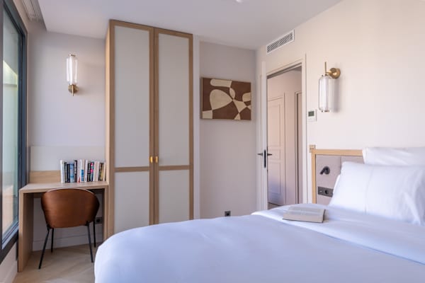 Opera - One Bedroom Balcony