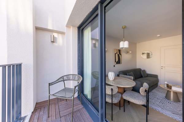 Opera - One Bedroom Balcony