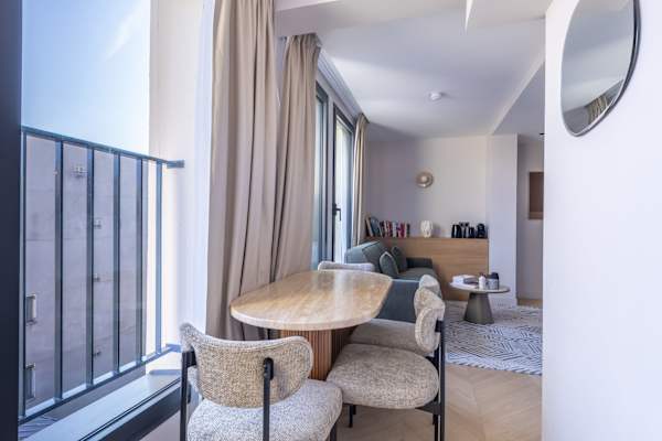 Opera - One Bedroom Balcony