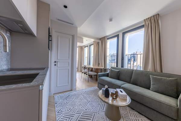 Opera - One Bedroom Balcony