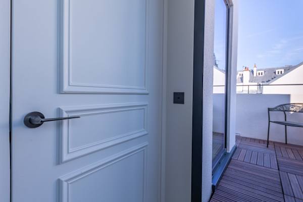 Opera - One Bedroom Balcony