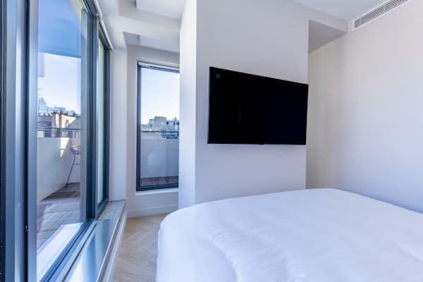 Opera - One Bedroom Balcony