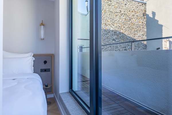 Opera - One Bedroom Balcony