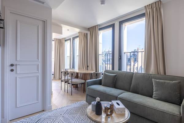 Opera - One Bedroom Balcony