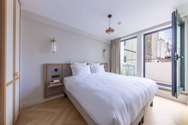 Opera - One Bedroom Balcony